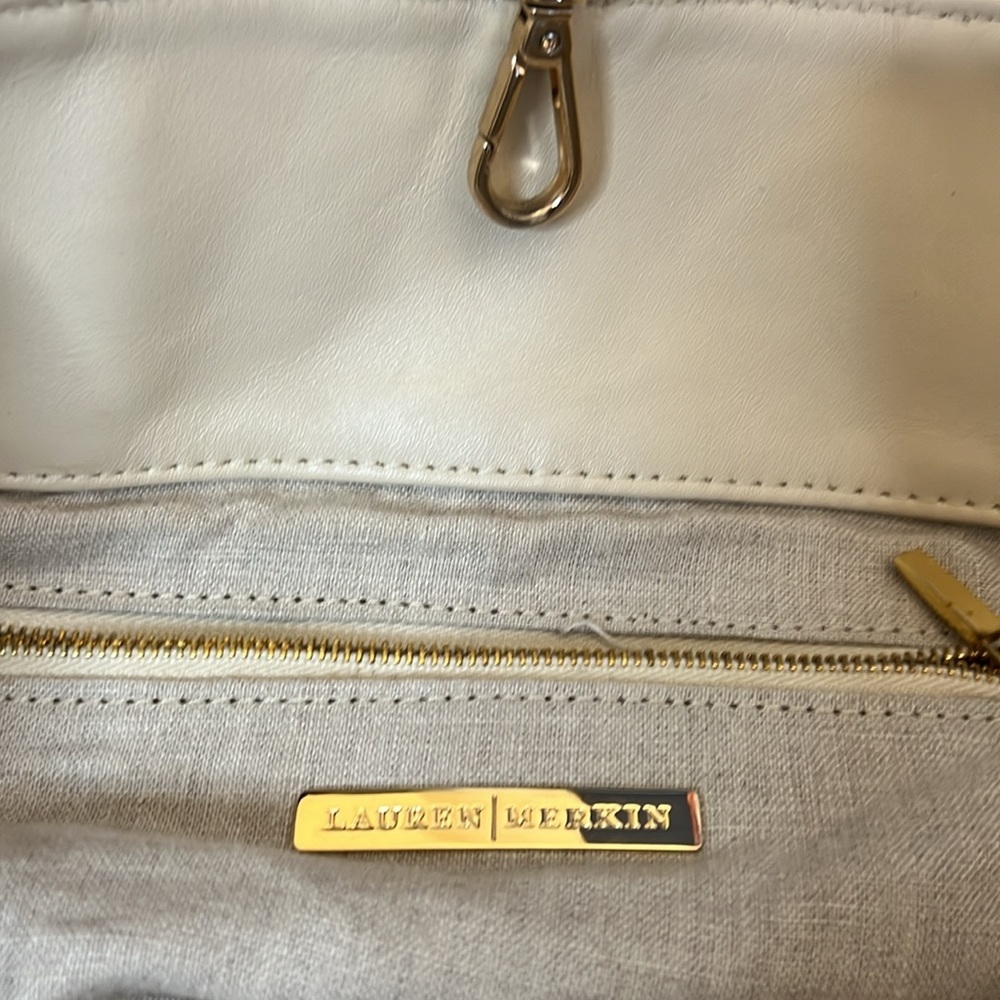 LAUREN MERKIN
Reese Toffee High Gloss Leather
Zipper Trim Tote‎ Made In U… - Picture 11 of 14